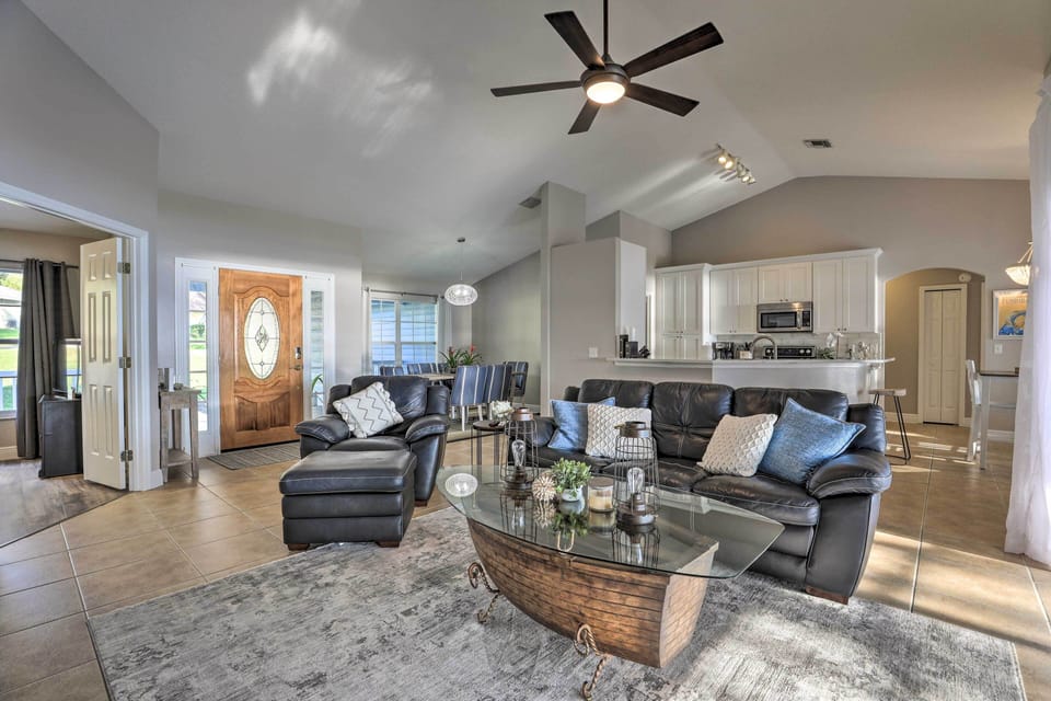 Living Room | Pet Friendly