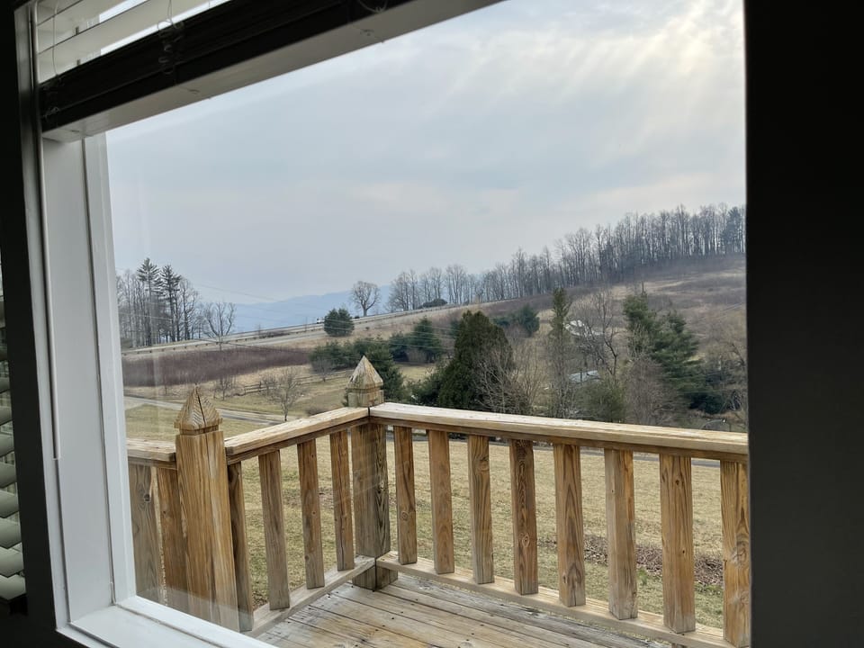 Master bedroom/balcony view toward Blue Ridge Parkway/Grandview Overlook.