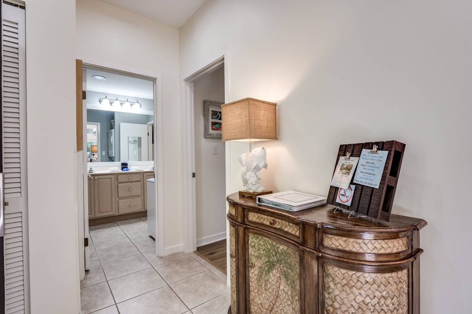 Front Entry - Guide book and Additional Information about Amelia Island