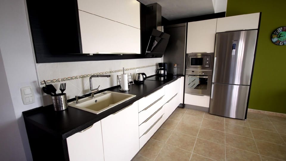 Kitchen area. kitchen
