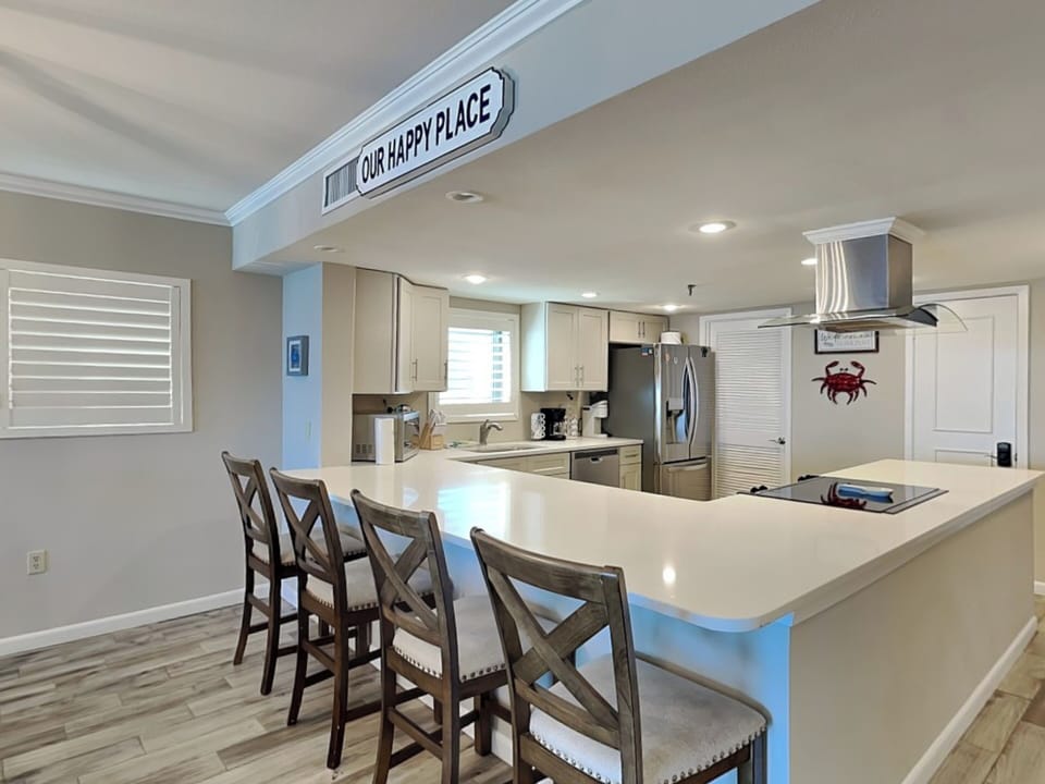 Breakfast Bar - Seating For Four