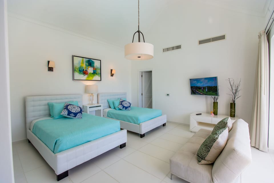 Second Floor Bedroom (2 beds)