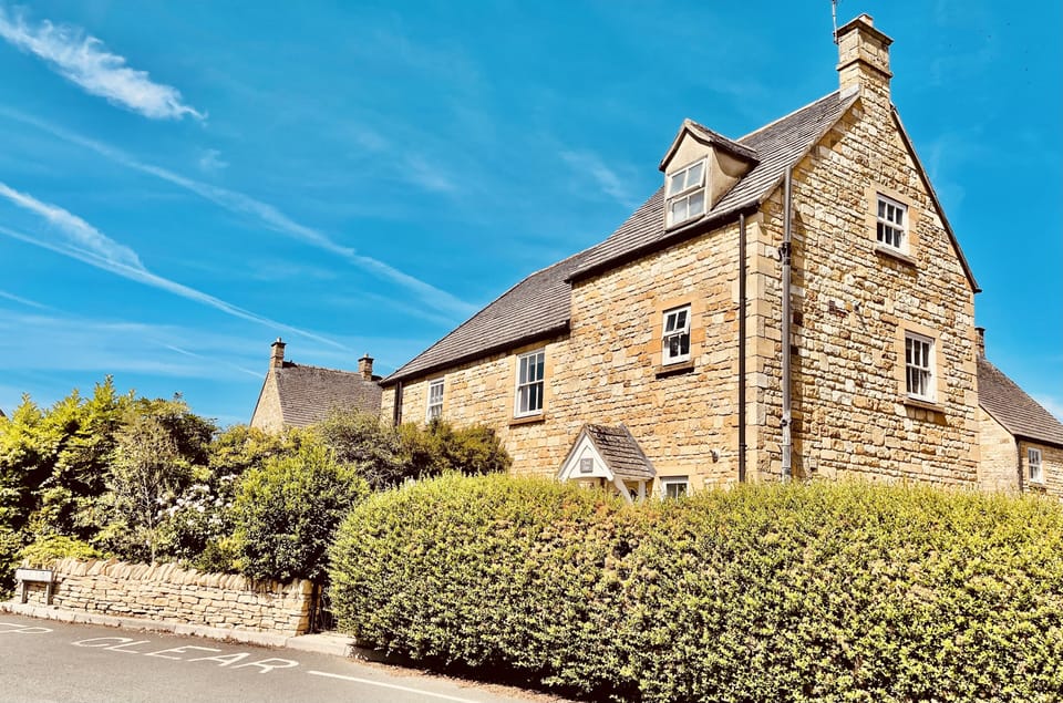 Welcome to Cloud Nine - Cotswold Chic Retreats