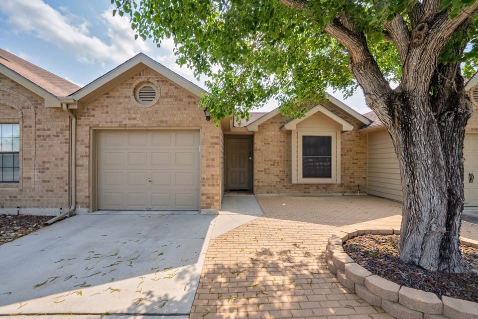 Private entrance with one car garage.