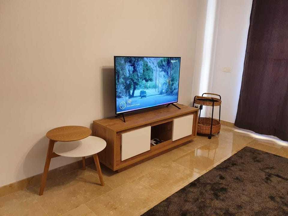 50 inch Smart TV with Sky Movies/Sports