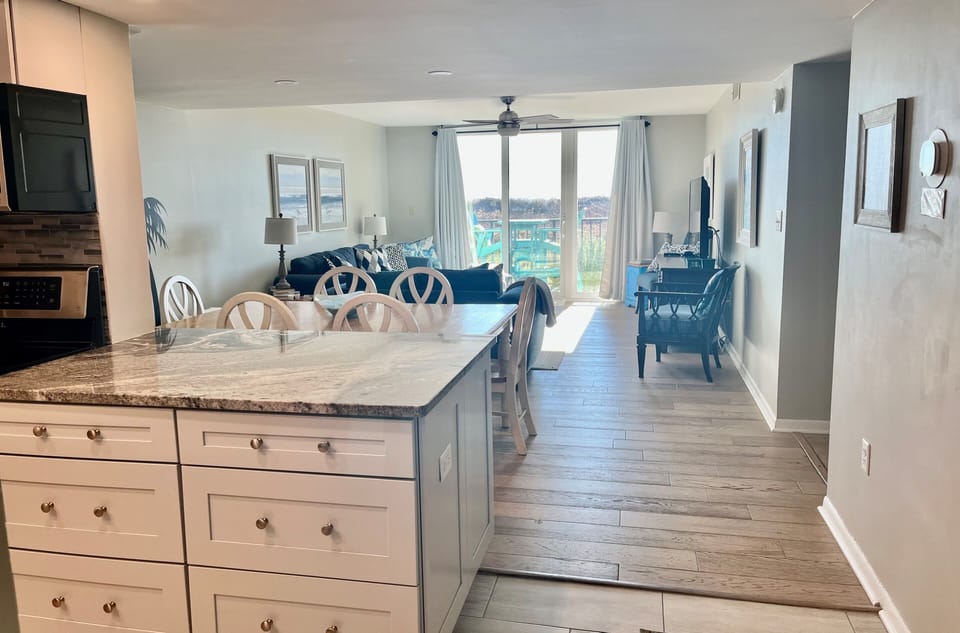 Welcome home! First views as you step into our gorgeous ocean front condo
