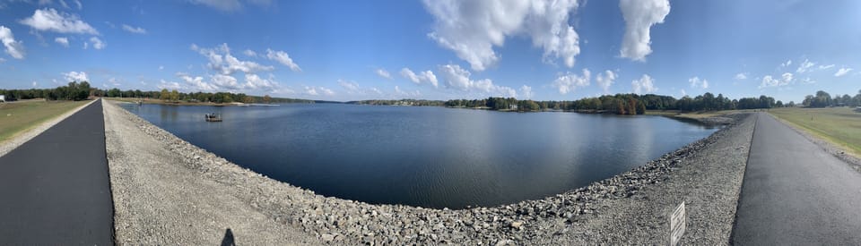 Wonderful walking trail that overlooks the lake.