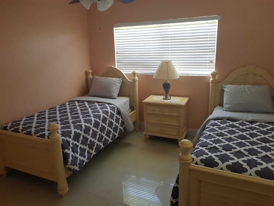 Bedroom 3: Twin bedroom