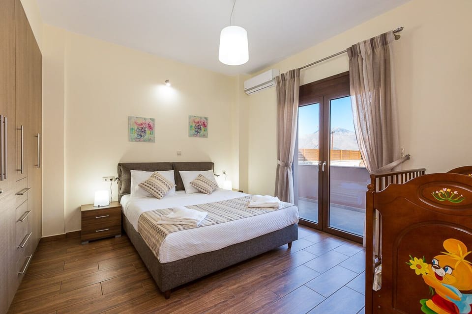 Double bedroom with balcony!