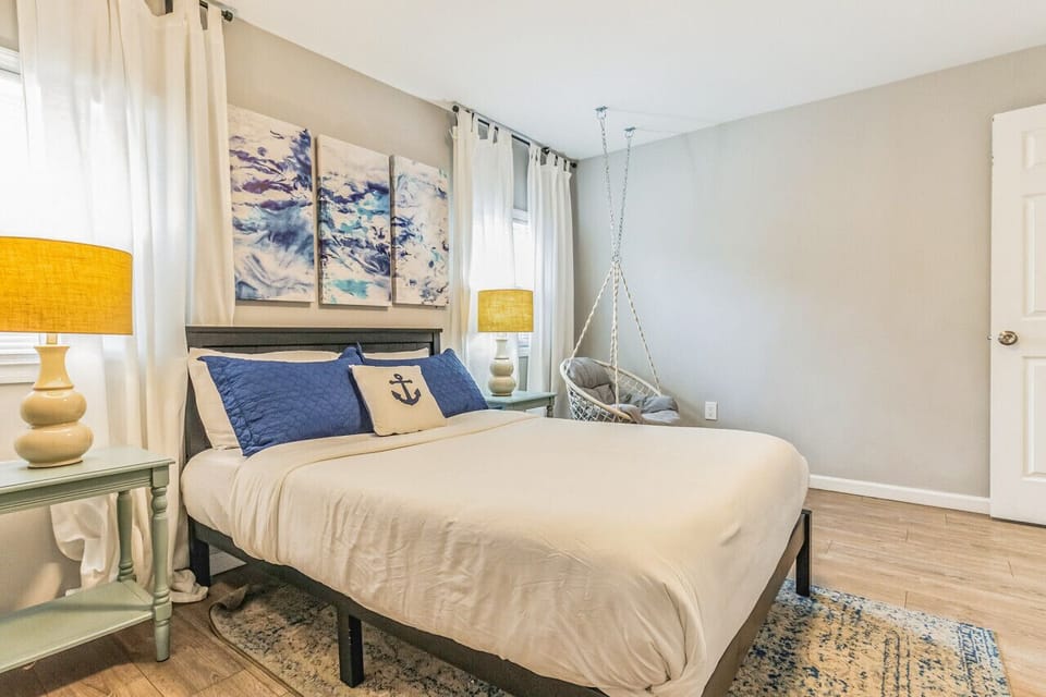 Full bedroom