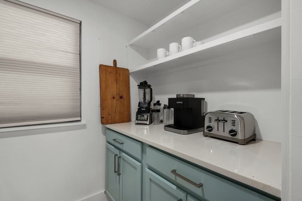 Kitchen with lots of counter space