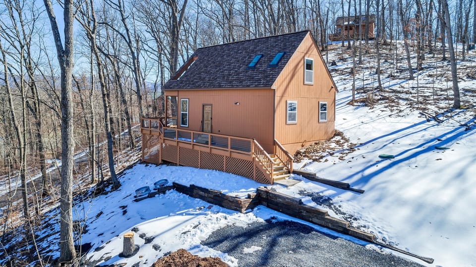Come and stay at Fox Den! You'll love every minute