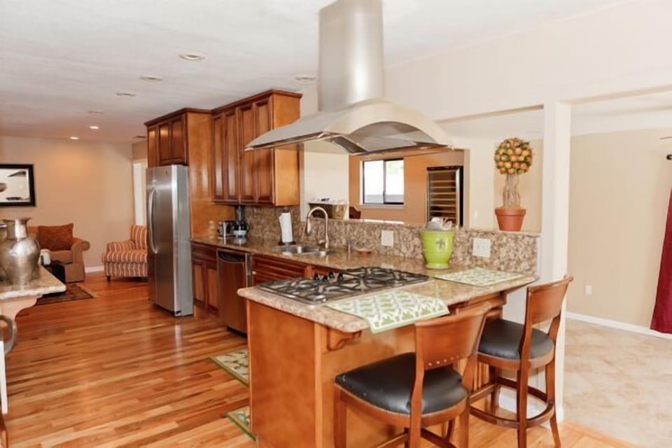 Great for entertaining. Newly remodeled kitchen complete with new appliances