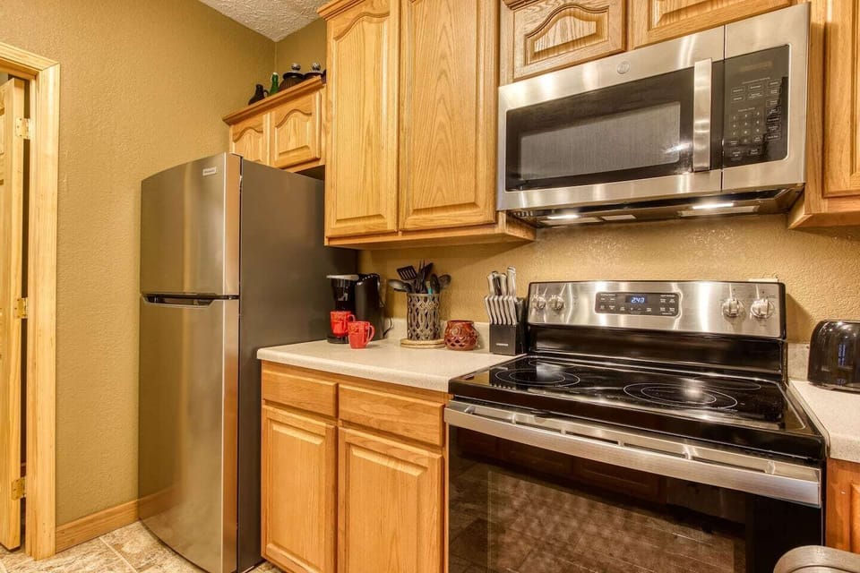 Full kitchen equipped with everything you need