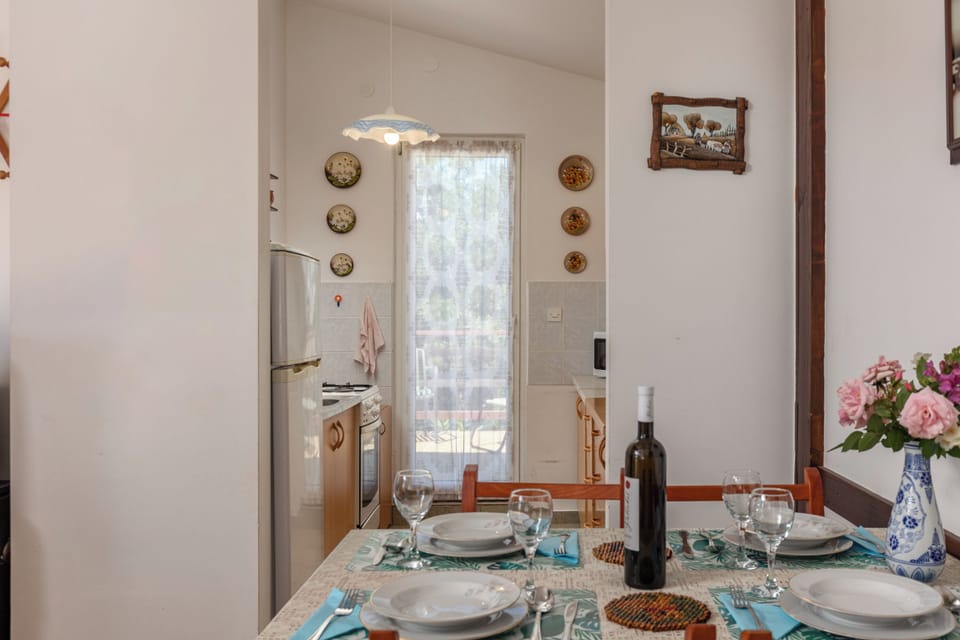 Kitchen and dining area