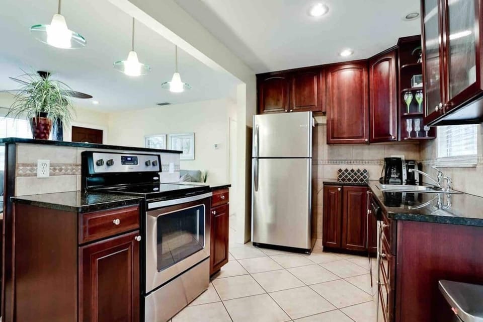 Well-equipped kitchen makes meal prep a breeze 