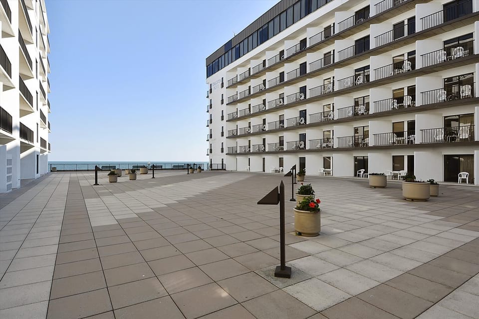 Amenity,Henlopen Courtyard,