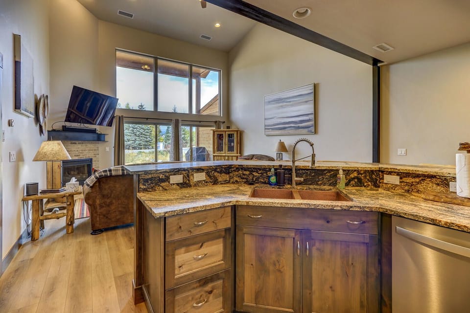 Excellent home setup.