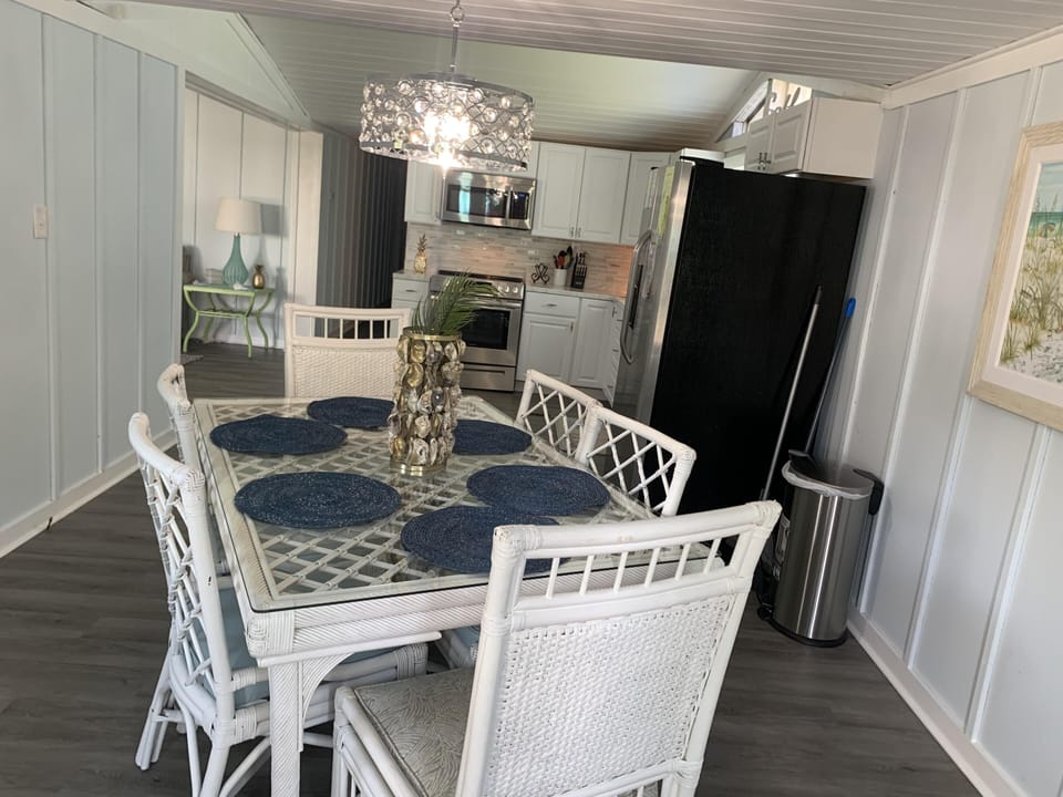 Dining area leading into the kitchen