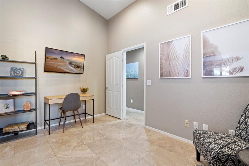 Office/game/den/bonus room