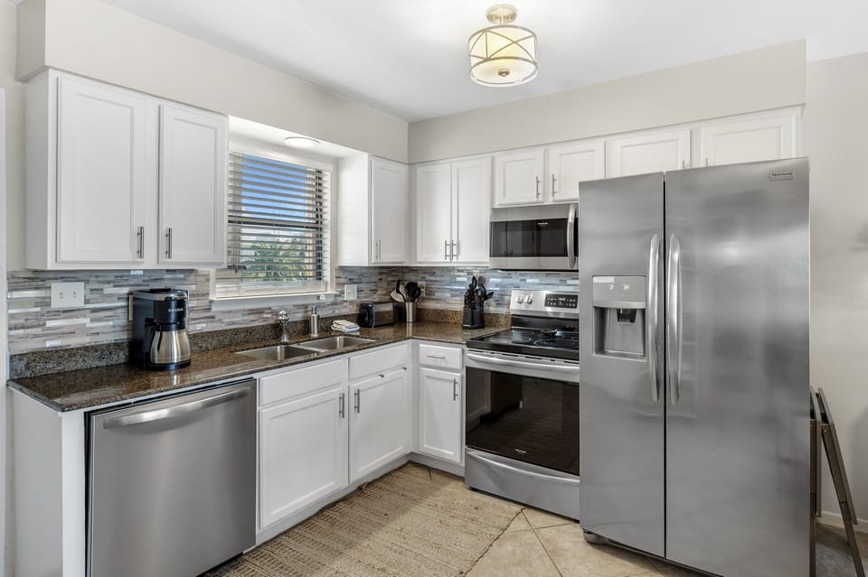 Fully Equipped Kitchen with Stainless Steel Appliances