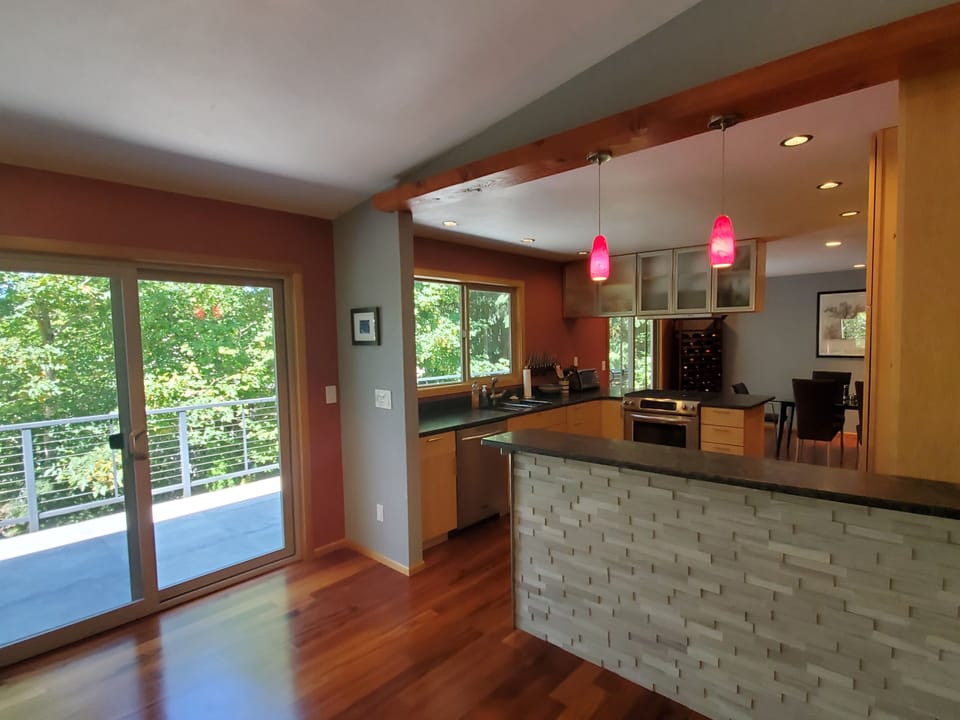 Kitchen & bar
