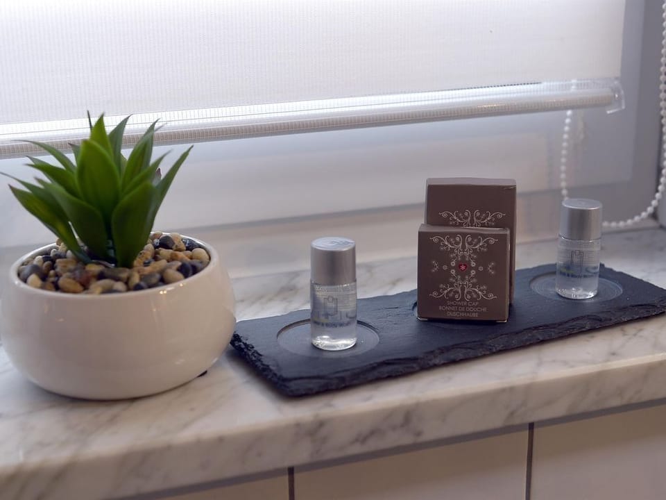 Bathroom amenities