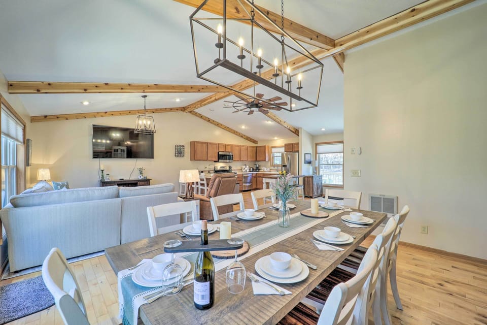 Dining Area | Open Floor Plan