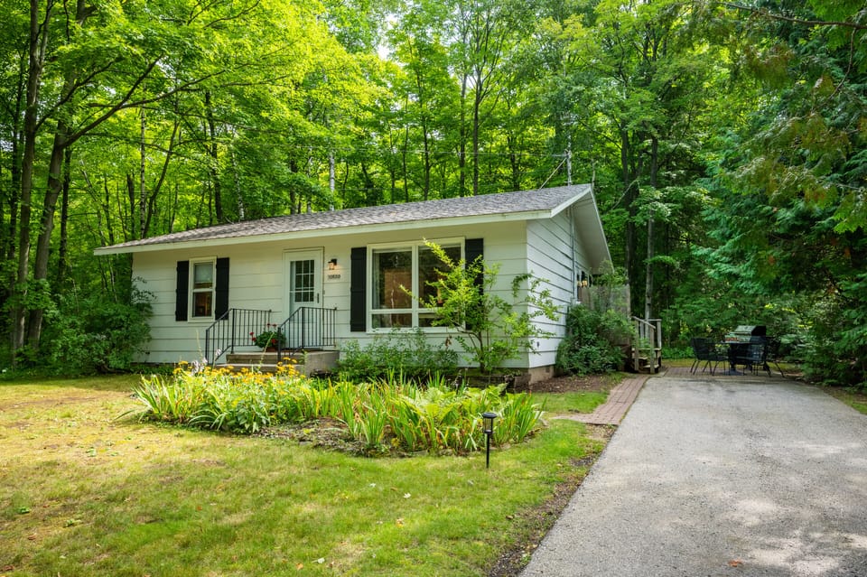 Charming two bedroom cottage on large wooded lot!