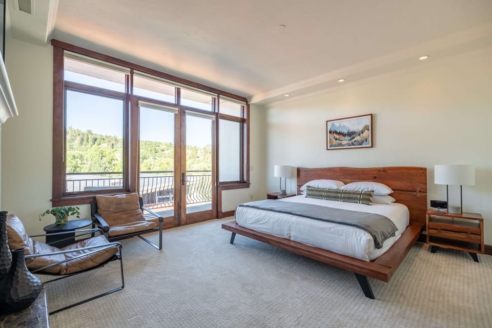 Lower level Primary King Suite with private deck