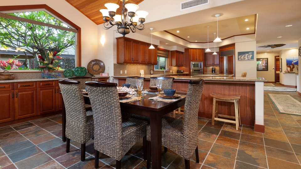 Dining table with seating for six, plus 5 total in kitchen