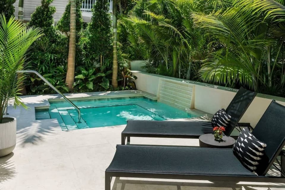 Private Heated Pool - We provide pool towels!