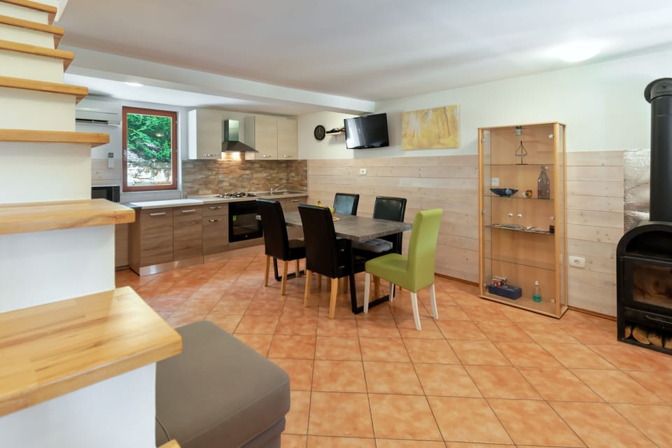 Living Room, Dining Area & Kitchen