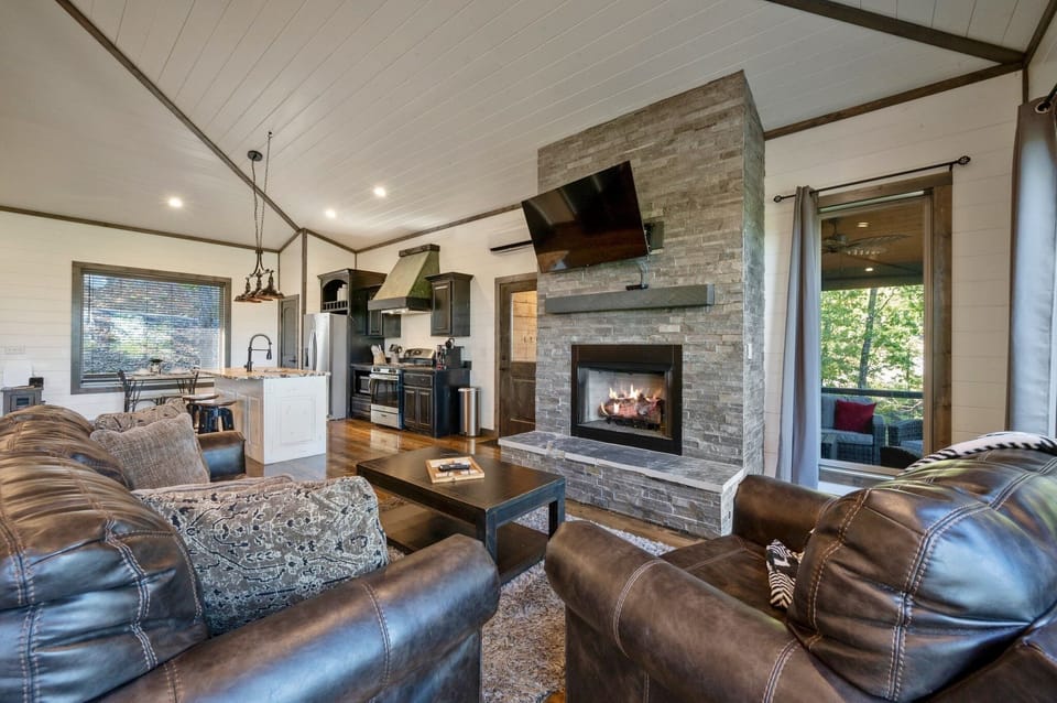 ACAD6152-ED35-4CA2-9AA0-53FFC3C14D1B_1_201_a