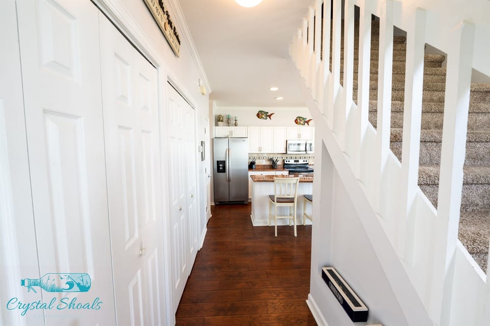 The main-level entry way leads to the kitchen