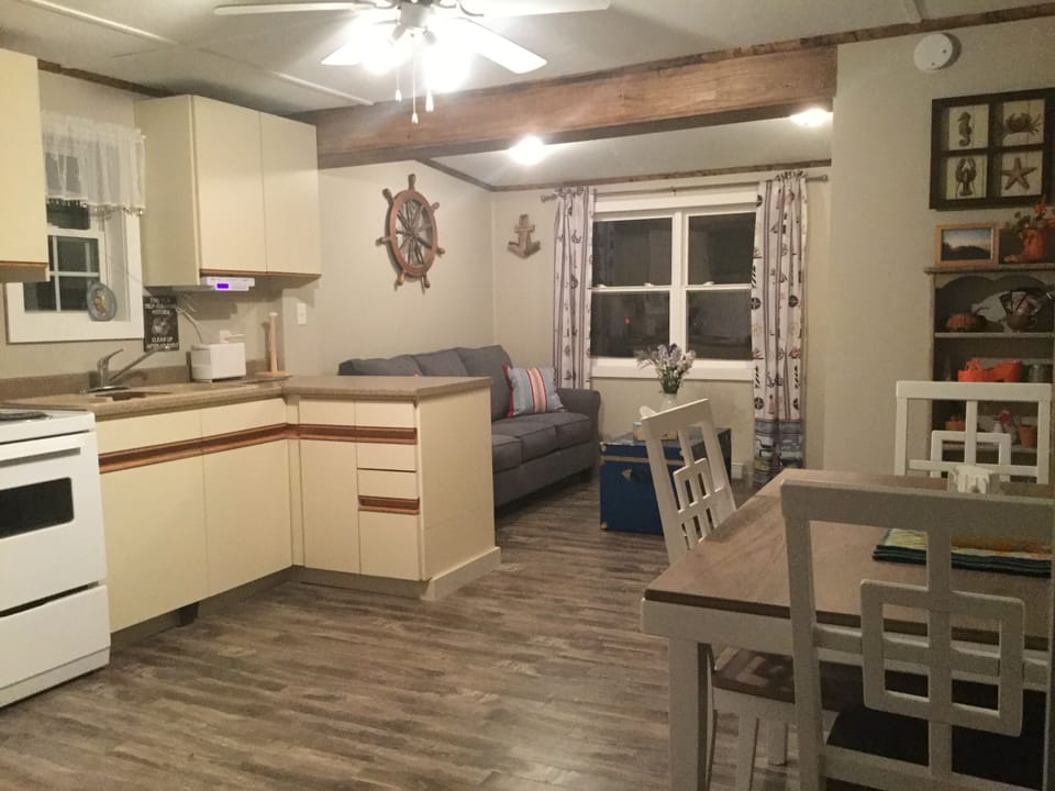 Full kitchen