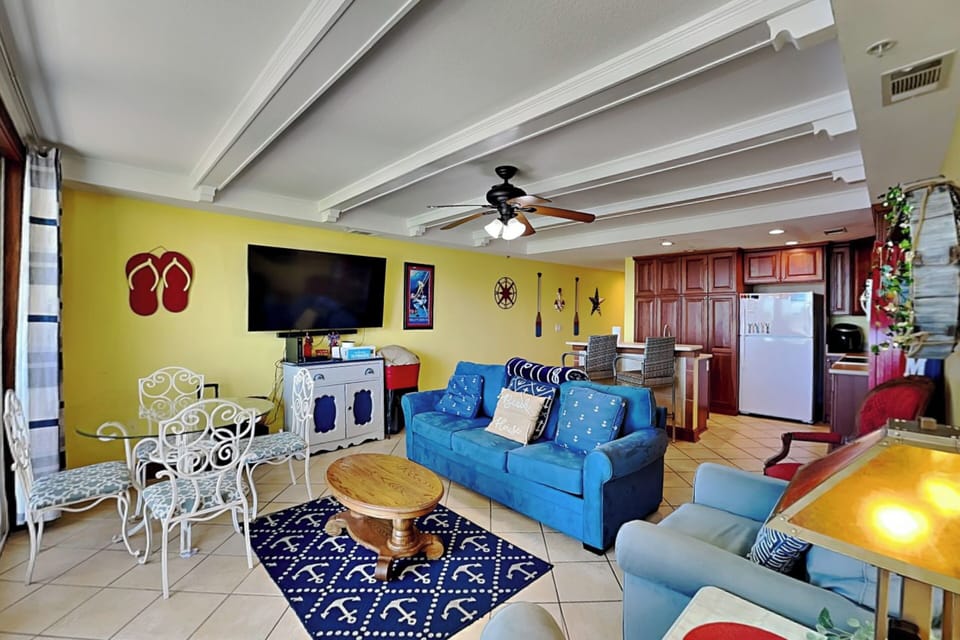 Living Area w. Sleeper Sofa, Smart TV, Balcony Access
