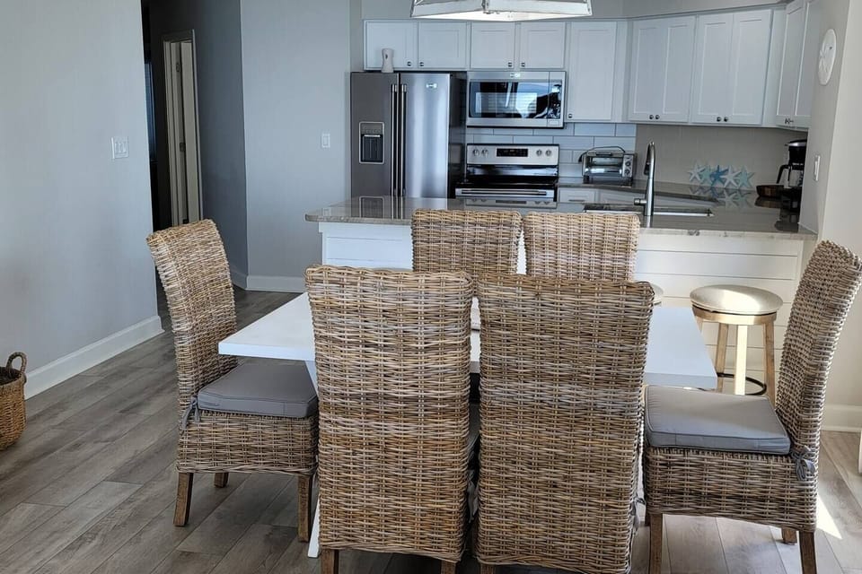 Dinning/Kitchen area