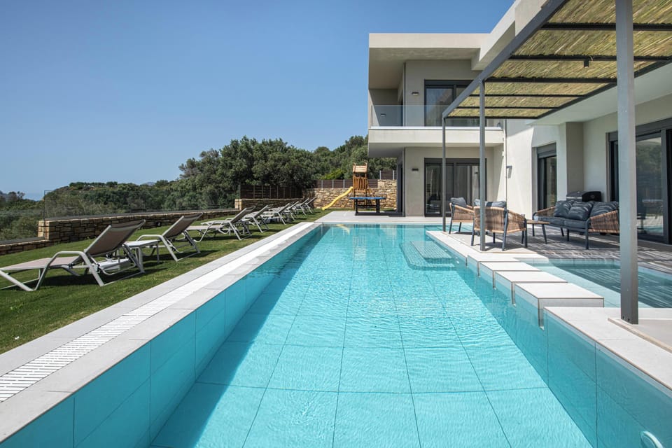 Large swimming pool overlooking stunning scenery