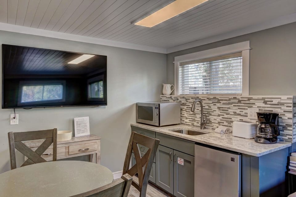 Multi-Purpose Room Kitchenette