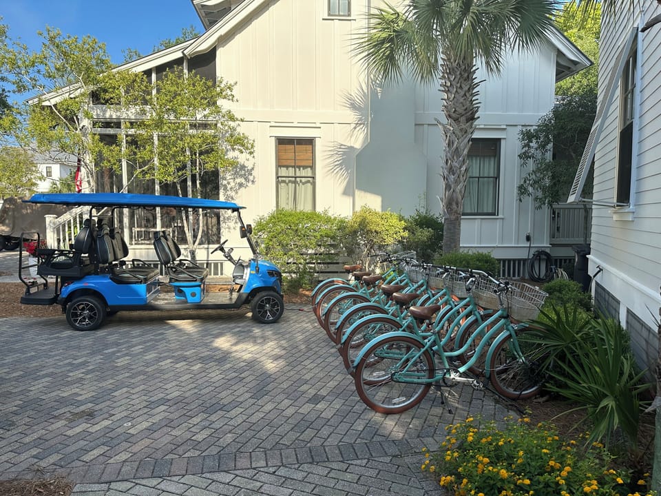 We provide 6 bikes with he house and optional electric golf cart ($110/day).