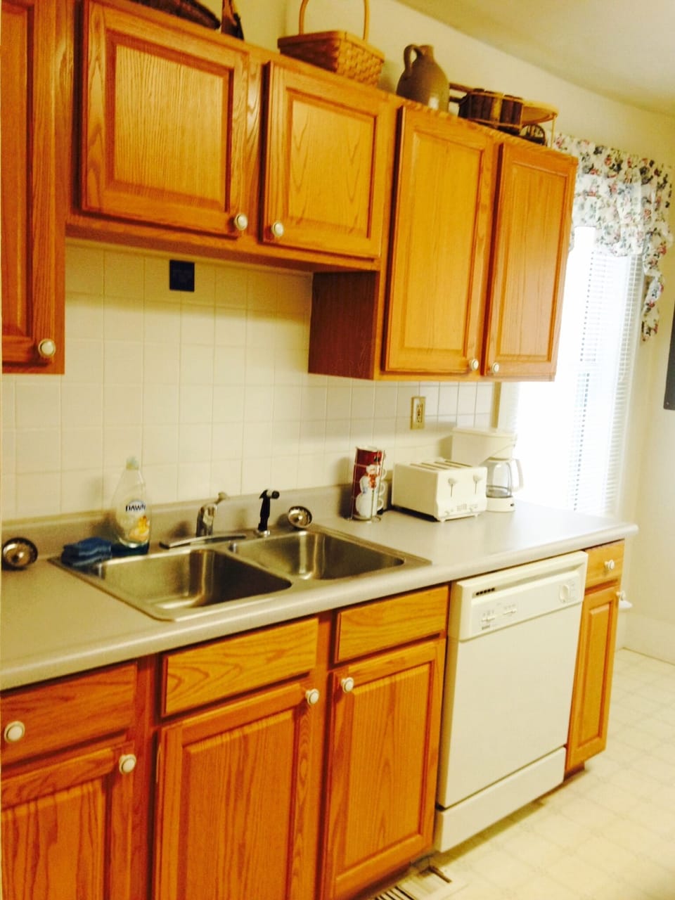 Kitchen with dishwasher 