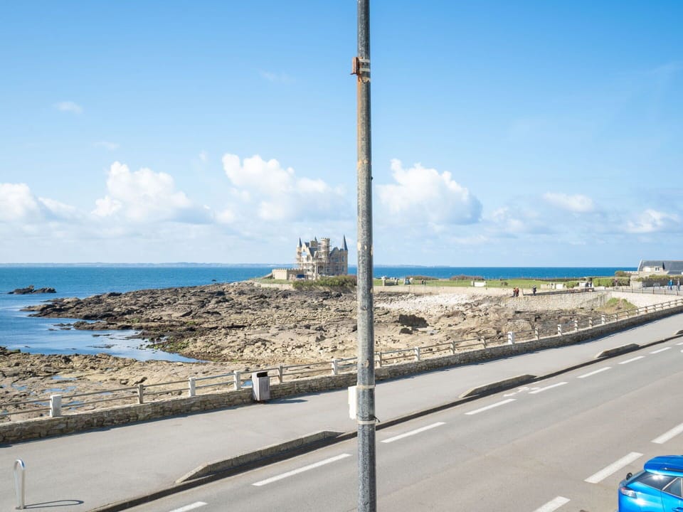 Sky, Cloud, Water, Street Light, Coastal And Oceanic Landforms, Horizon, Landscape, Wood, Asphalt