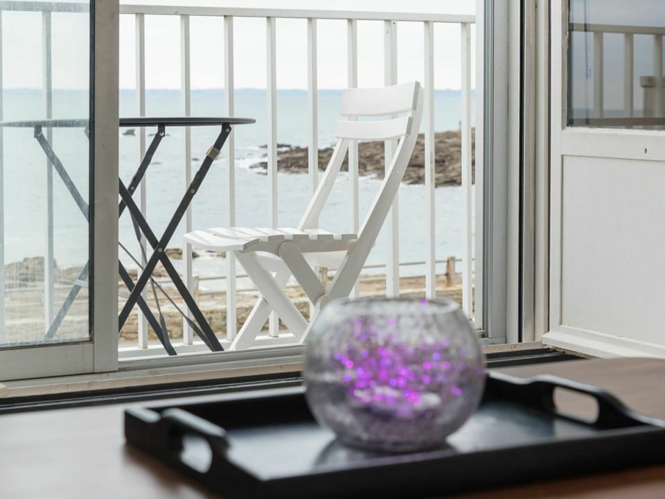 Table, Property, Furniture, Product, Desk, Interior Design, Purple, Lighting