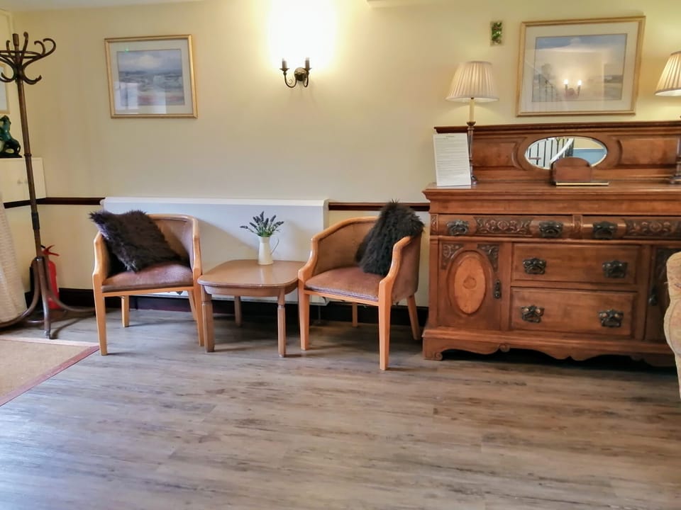 Living Room / Lounge