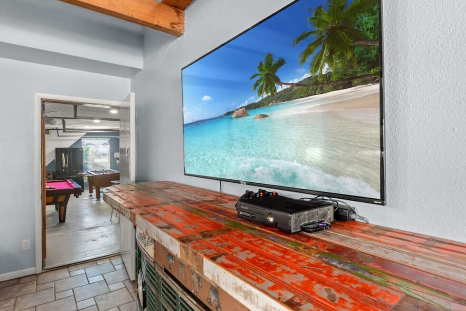 Custom TV stand for smart Roku TV & game consoles