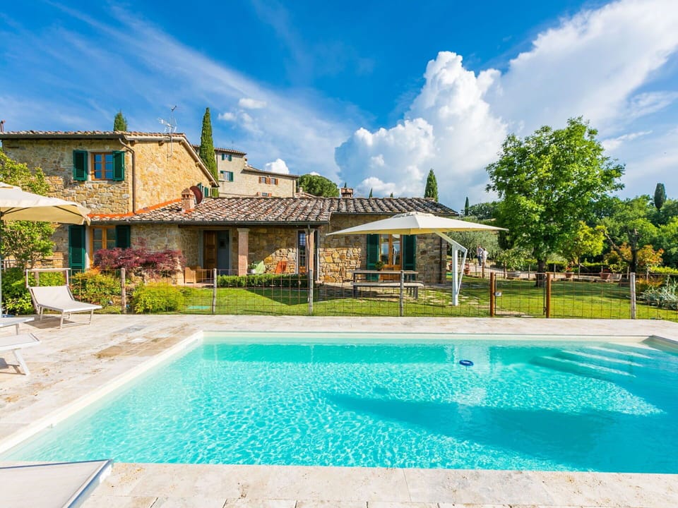 Water, Cloud, Sky, Plant, Property, Building, Swimming Pool, Azure, Tree, Window