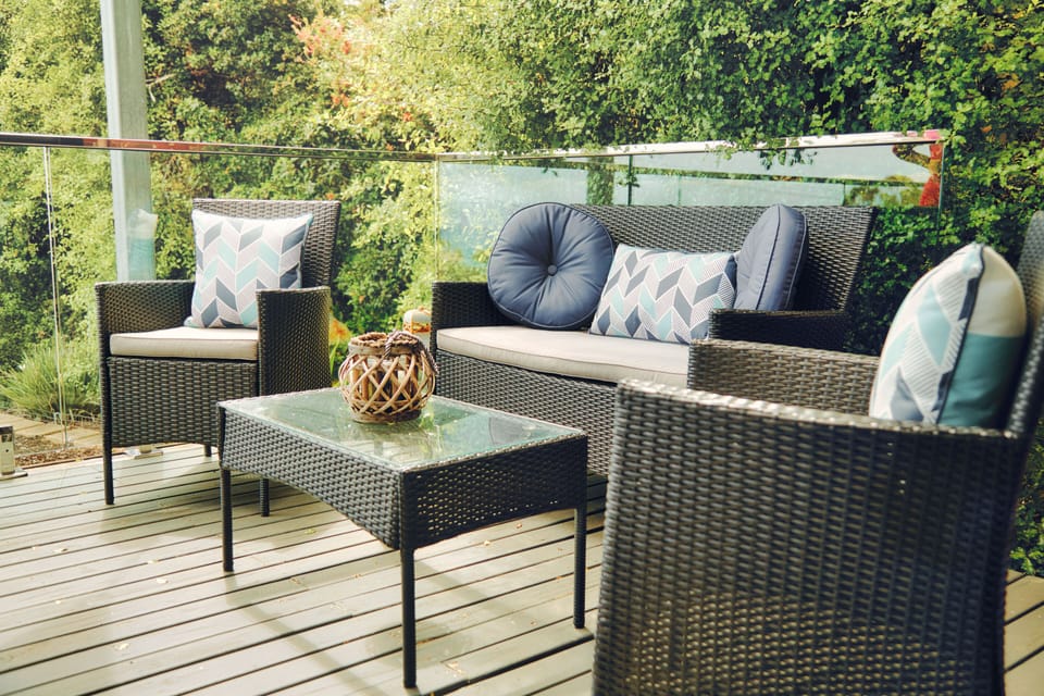 Front out door lounge 
