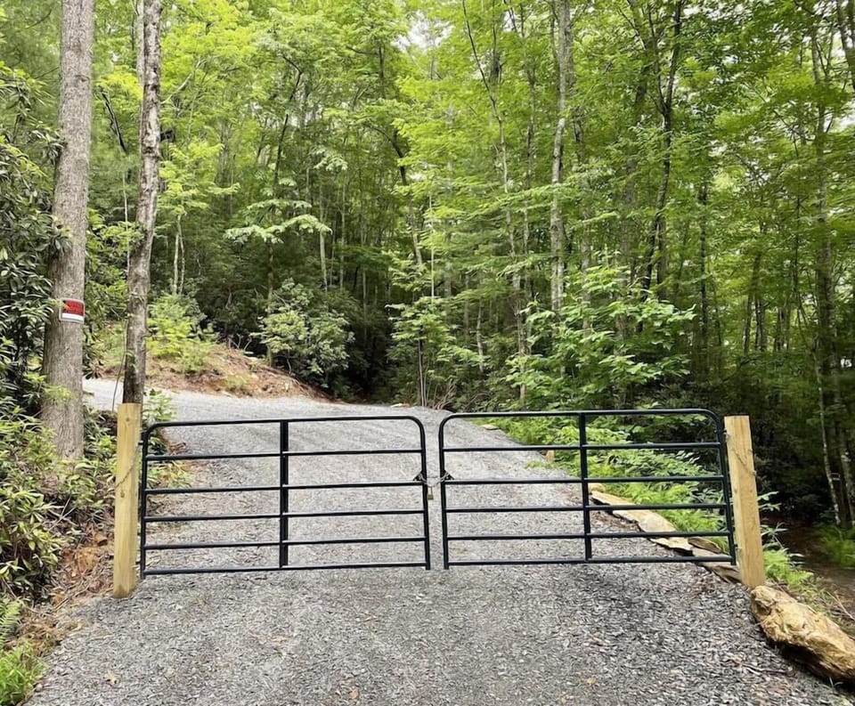 Driveway gate and parking space 