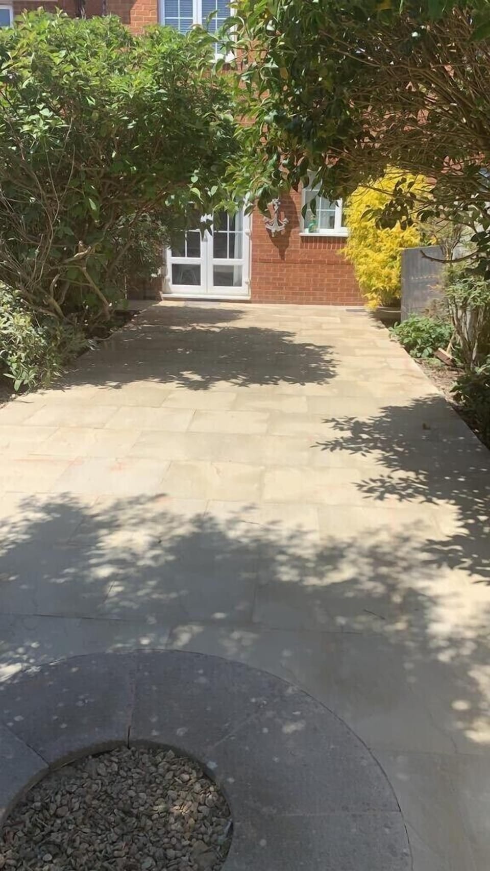Garden with a bbq and fire pit